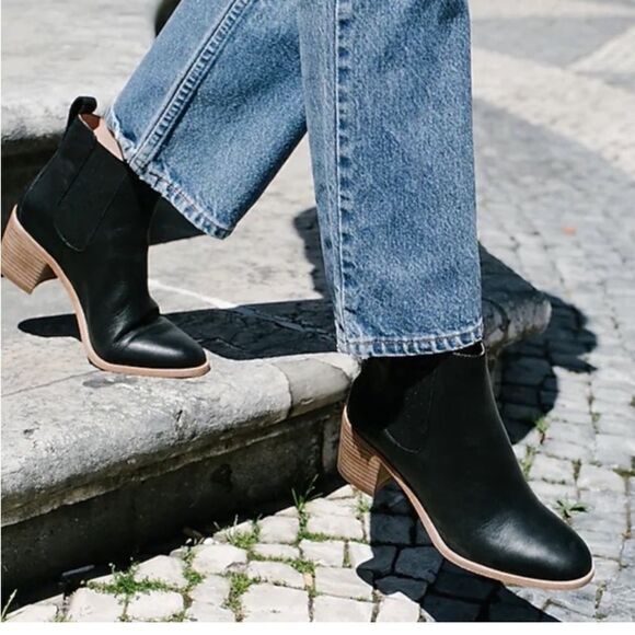 Madewell Pull On Chelsea # J8307 Black Leather Ankle Boots Size 10 - Picture 1 of 16